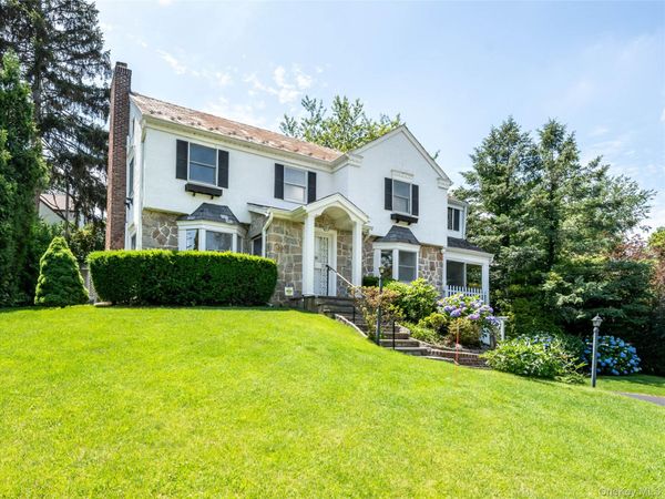 91 Pickwick Road, Manhasset, NY 11030
