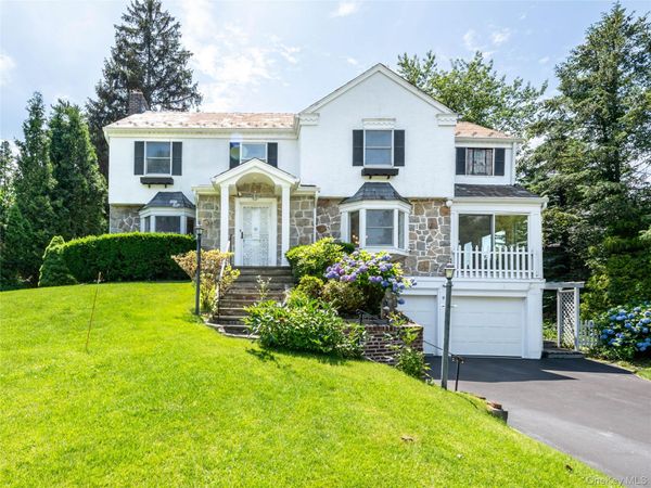 91 Pickwick Road , Manhasset, NY 11030