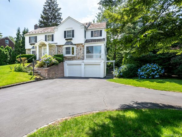 91 Pickwick Road, Manhasset, NY 11030