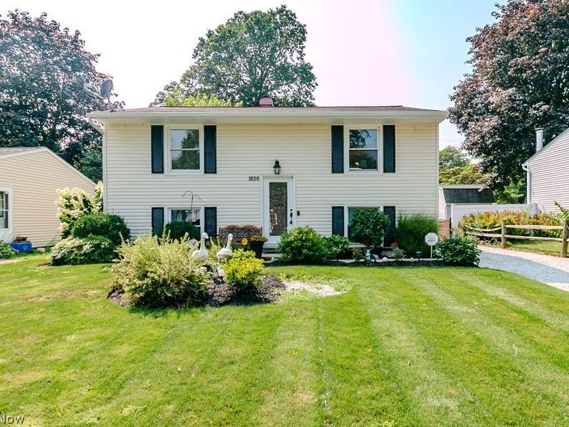 1856 Stirling Road, Madison, OH 44057 Photo 1