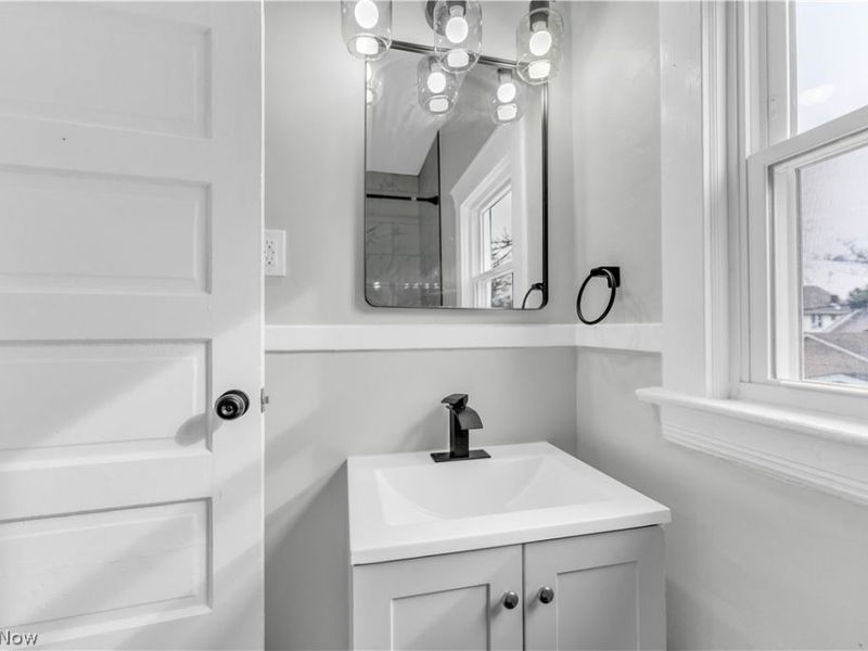 2209 Hood Avenue, Unit 2/UP, Cleveland, OH 44109 Photo 16