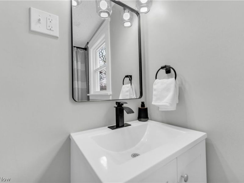 2209 Hood Avenue, Unit 2/UP, Cleveland, OH 44109 Photo 19