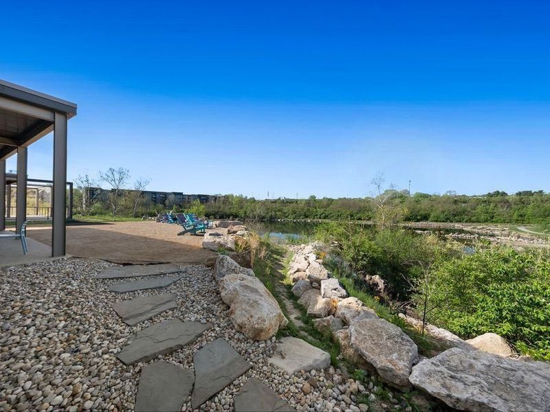 2422 Quarry Trails Drive, Columbus, OH 43228 Photo 3