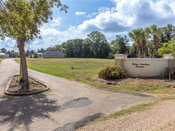 5 CHARLES DAVIS Lane, Amite, LA 70422