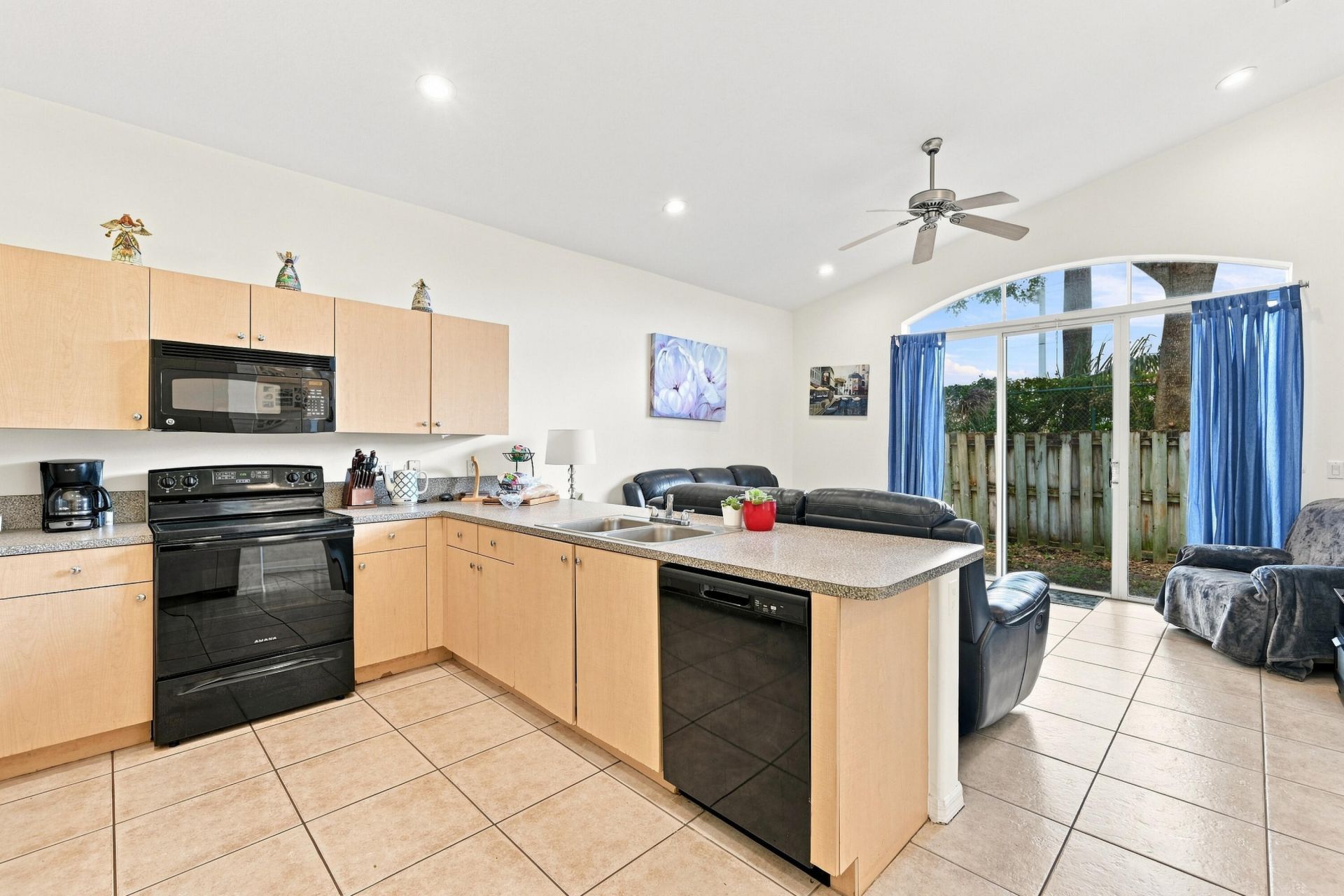 7778 NW 17th Place, Pembroke Pines, FL 33024 Photo