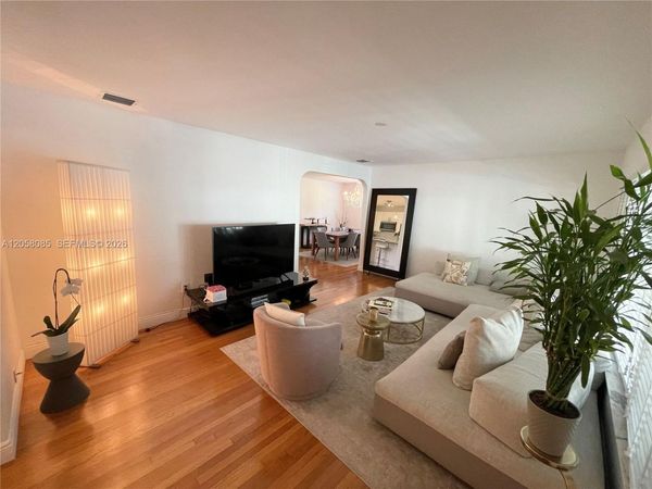 1116 Biarritz Dr , Miami Beach, FL 33141