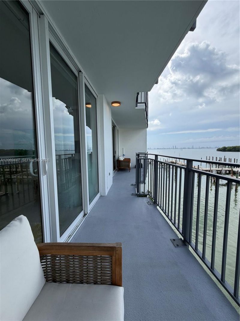 770 NE 69th St, Unit 3F, Miami, FL 33138 Photo