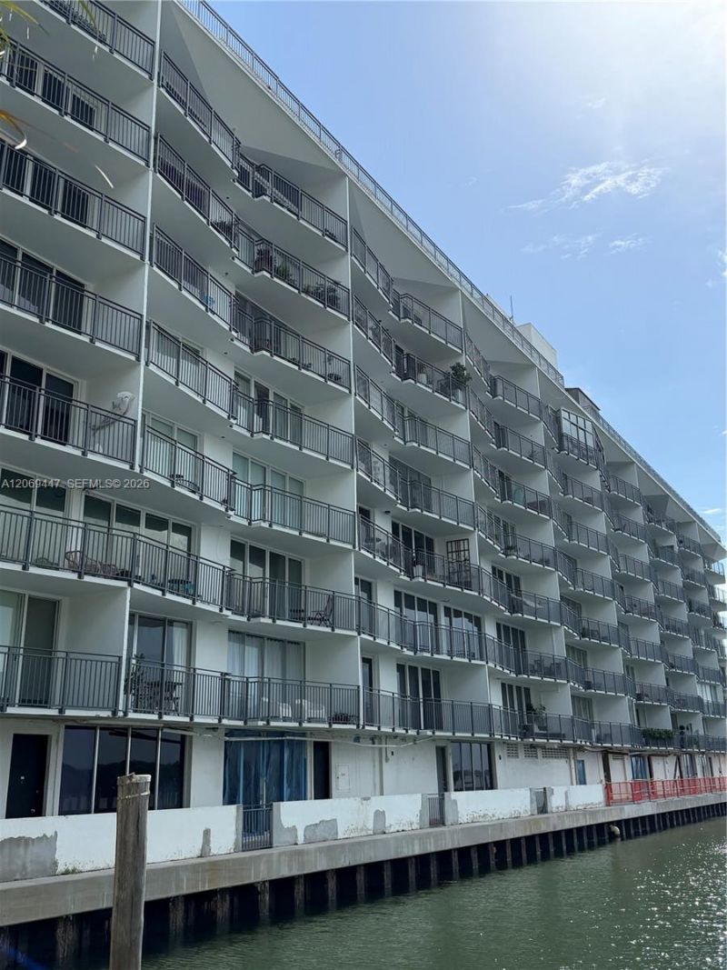 770 NE 69th St, Unit 3F, Miami, FL 33138 Photo