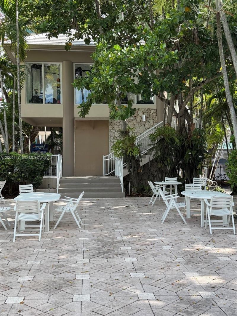 770 NE 69th St, Unit 3F, Miami, FL 33138 Photo