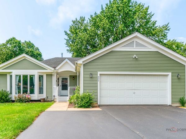 809 Carol Avenue S, McHenry, IL 60050