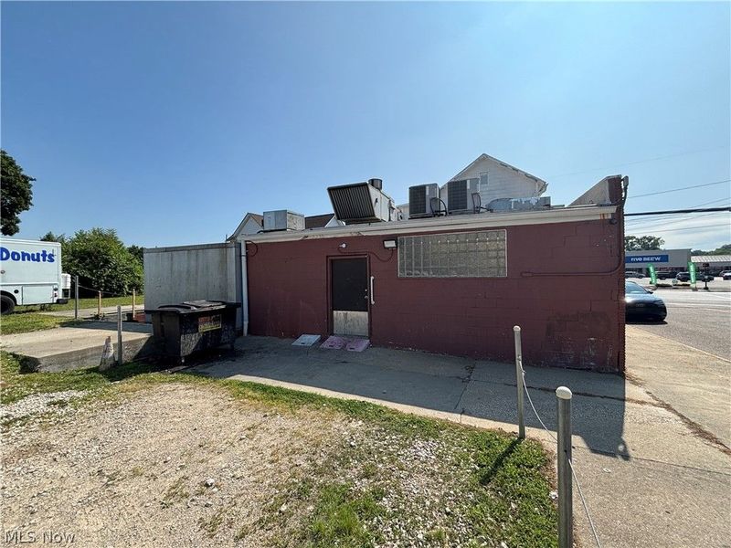 180 Wooster Road N, Barberton, OH 44203 Photo 3