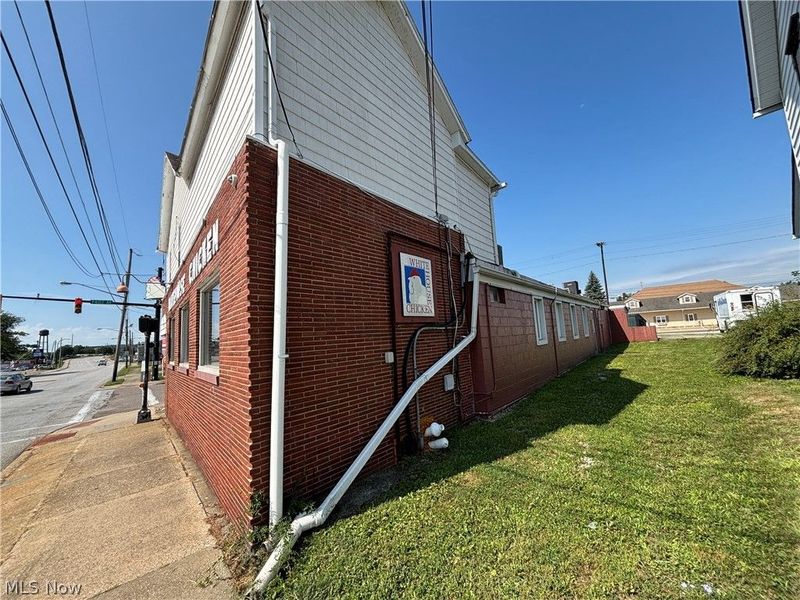 180 Wooster Road N, Barberton, OH 44203 Photo 4