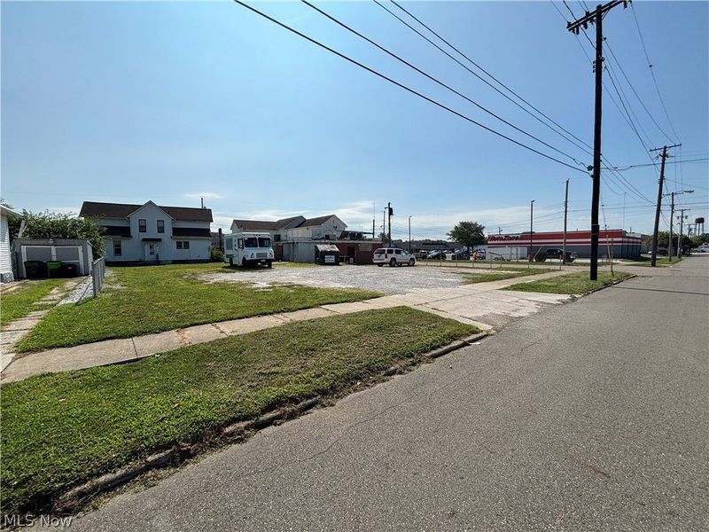 180 Wooster Road N, Barberton, OH 44203 Photo 6