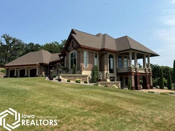 317 E 18 Highway, Algona, IA 50511