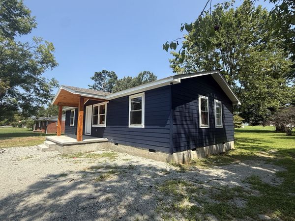 501 Smith Ave , Hohenwald, TN 38462