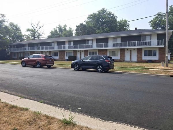 1405 Oconomowoc Avenue, Watertown, WI 53094