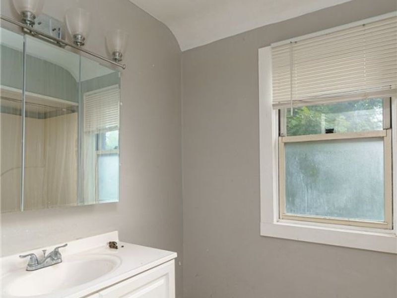 4212 E 147th Street, Cleveland, OH 44128 Photo 8