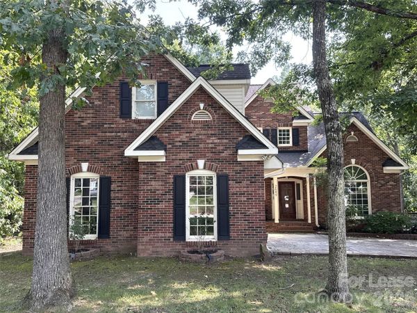 2649 Willowbrook Drive , Charlotte, NC 28104