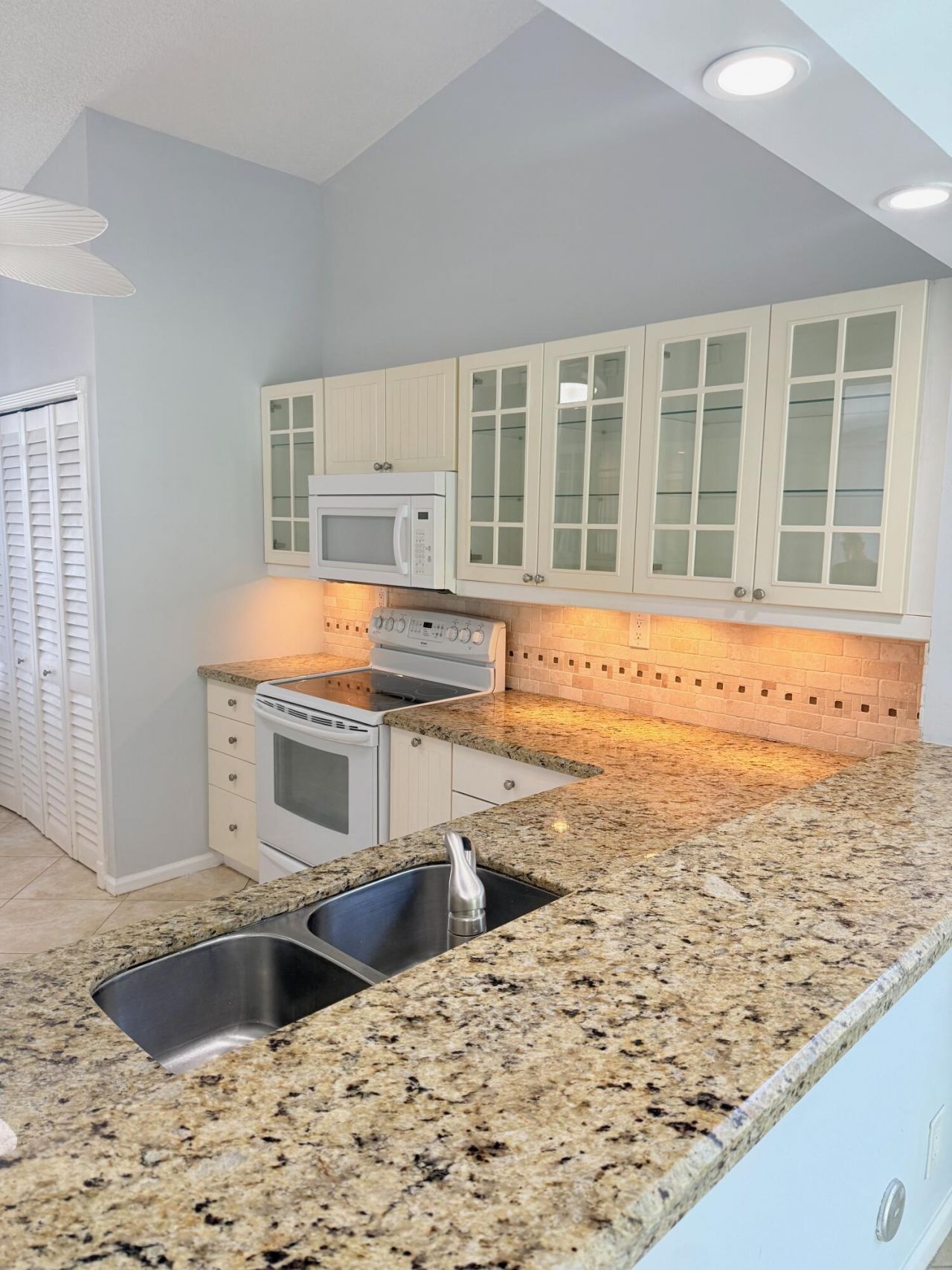 2351 NE 14th Street Causeway, Unit 537, Pompano Beach, FL 33062 Photo