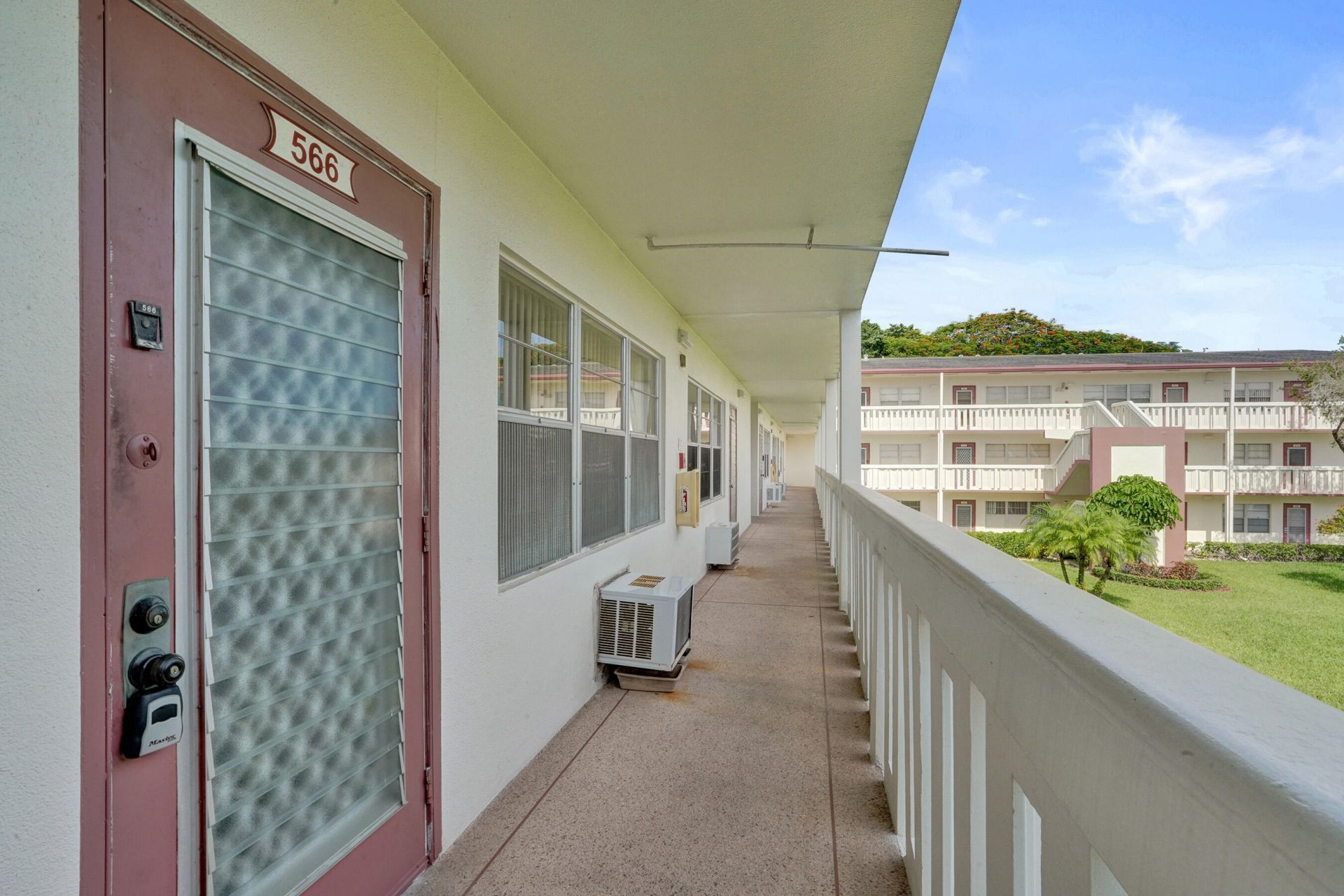 566 Fanshaw N, Boca Raton, FL 33434 Photo