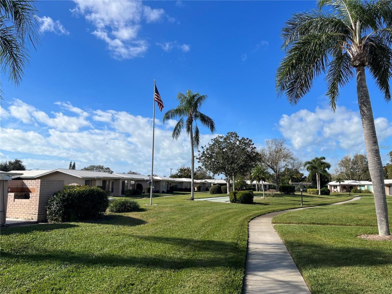 3276 Brunswick Lane, Unit 705, Sarasota, FL 34239 Photo