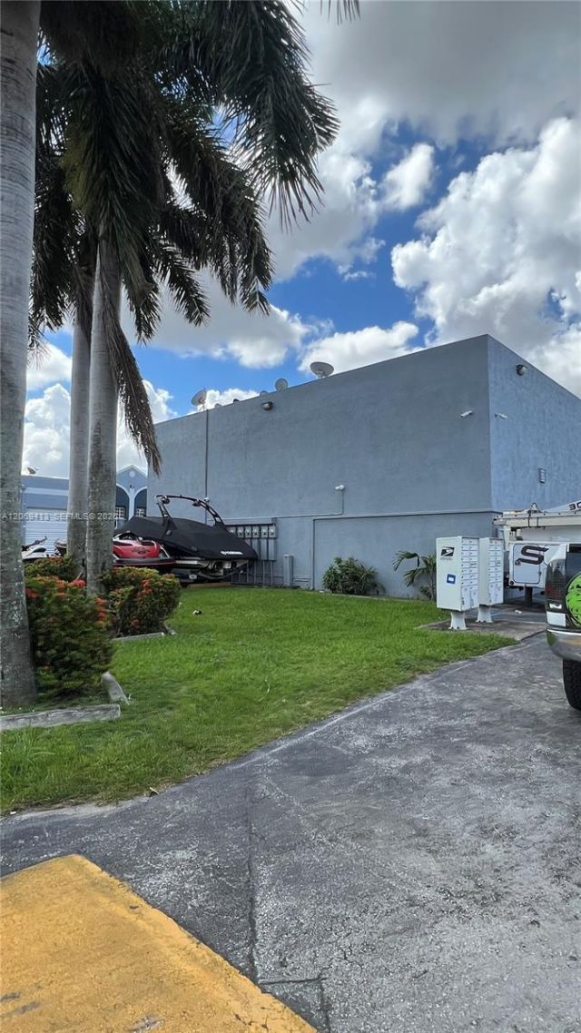 10680 NW 123rd Street Rd , Unit 106, Medley, FL 33178 Photo