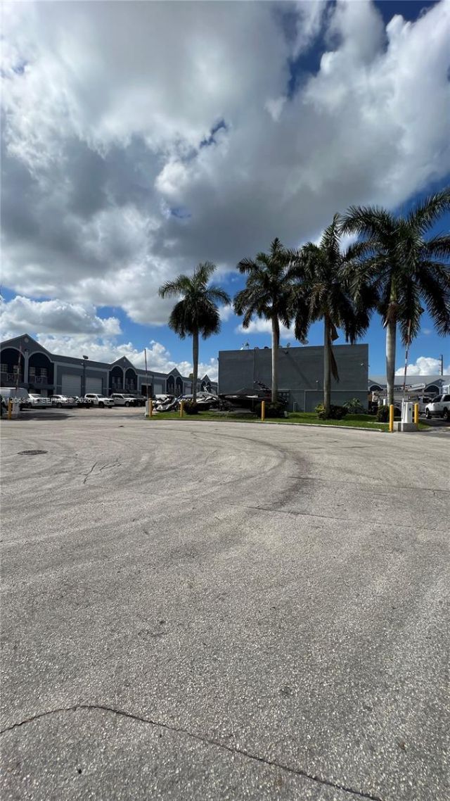 10680 NW 123rd Street Rd , Unit 106, Medley, FL 33178 Photo