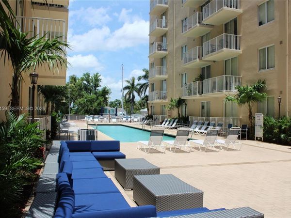 2601 NW 16th St Rd , Unit 439, Miami, FL 33125