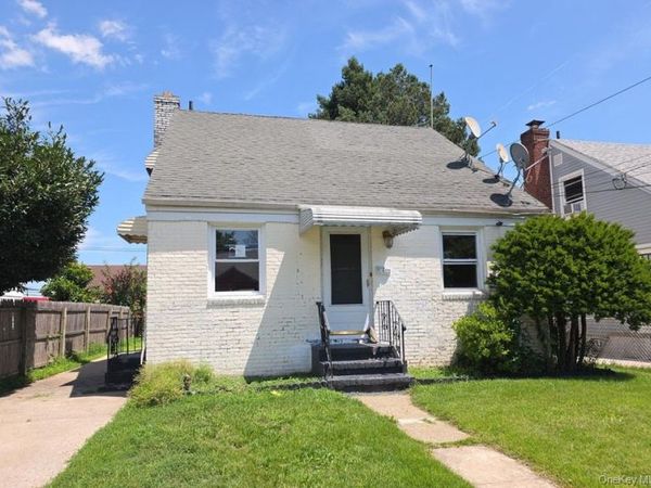 299 Locust Avenue , Uniondale, NY 11553