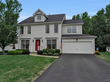 2325 Winterberry Drive, Lake View, NY 14085