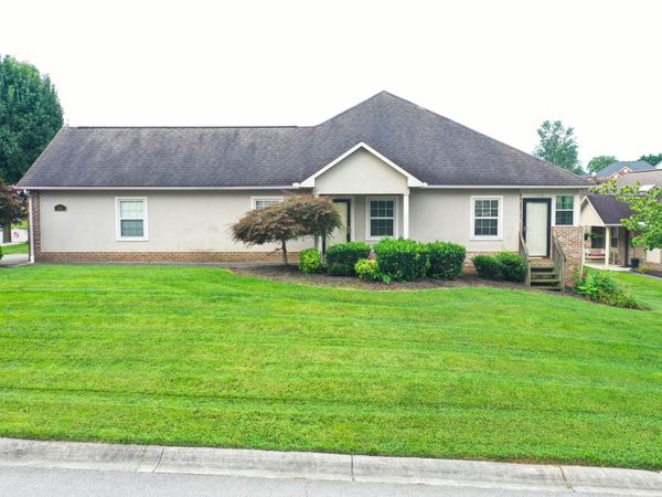 414 Lochmere Drive, Morristown, TN 37814