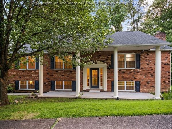 60 Breezy Place, Elkview, WV 25071