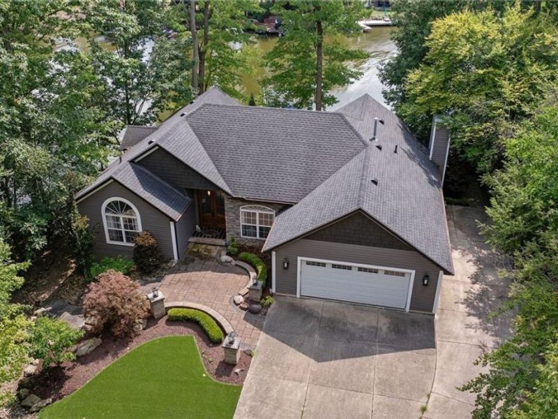 2264 Morning Star Drive, Roaming Shores, OH 44084 Photo 4