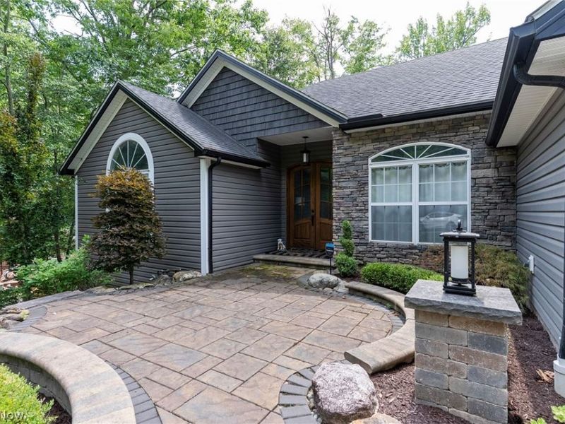 2264 Morning Star Drive, Roaming Shores, OH 44084 Photo 5