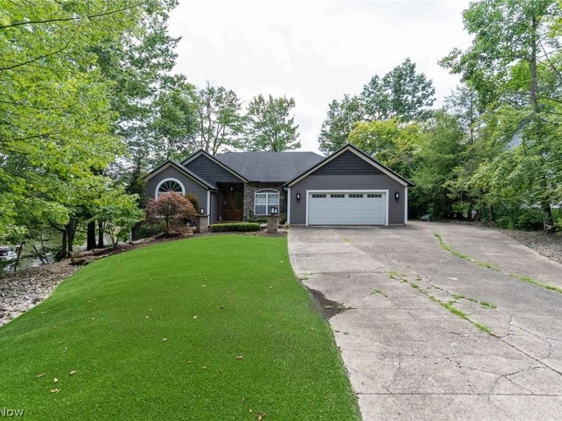 2264 Morning Star Drive, Roaming Shores, OH 44084 Photo 6