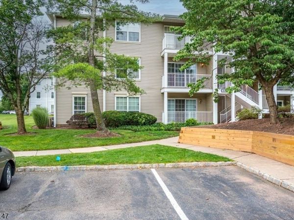57 Lindsey Ct, Franklin, NJ 08823