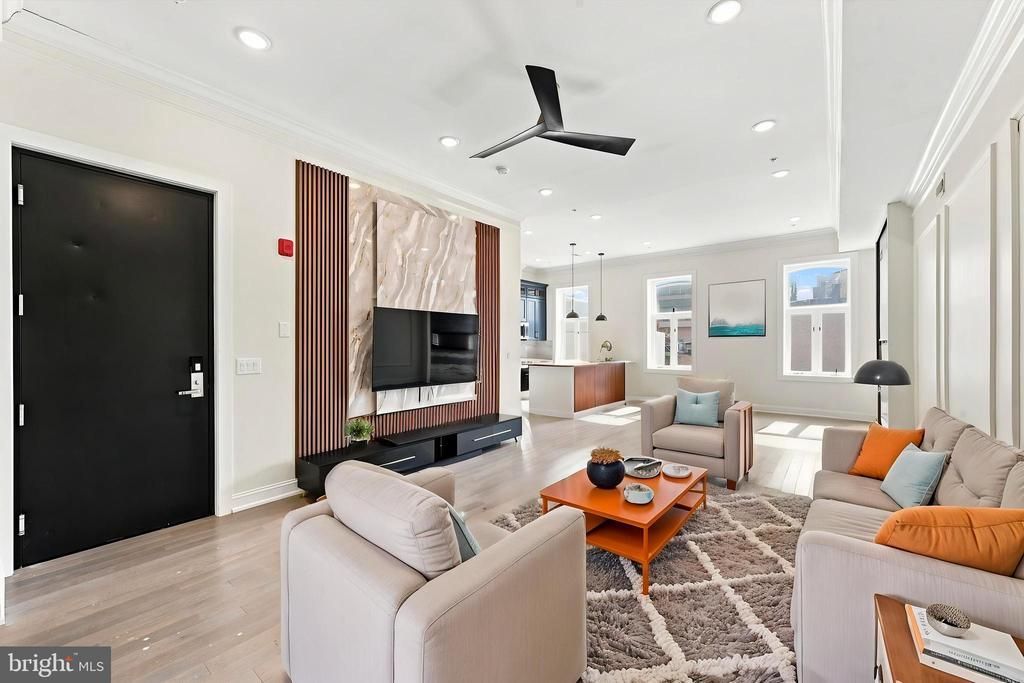 260 S 18th Street, Unit 2, Philadelphia, PA 19103 Main Photo