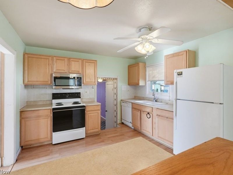 34112 Sylvia Drive, Eastlake, OH 44095 Photo 9