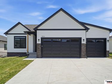 5826 SW 9th Street, Lincoln, NE 68523