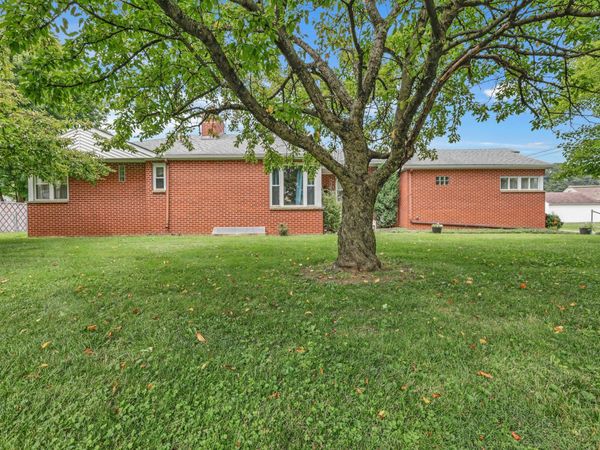 1804 N Columbus Street , Lancaster, OH 43130