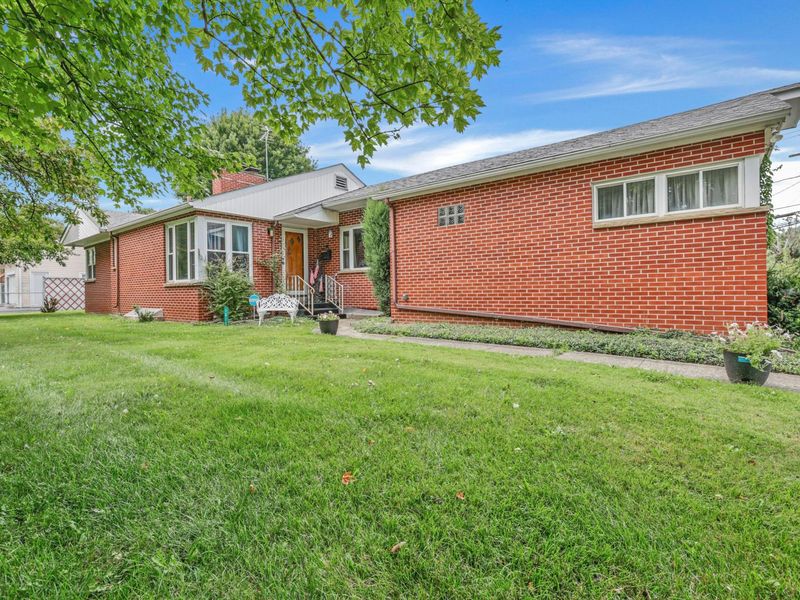 1804 N Columbus Street , Lancaster, OH 43130 Photo 2