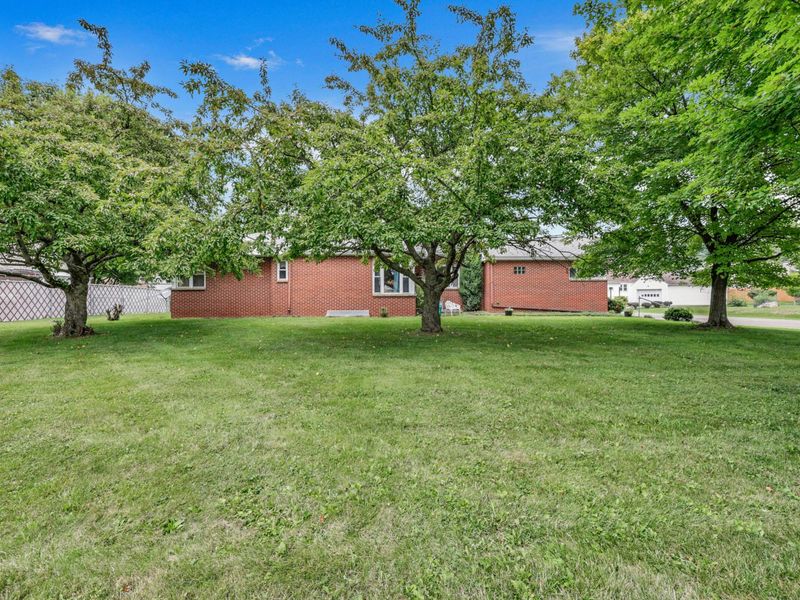 1804 N Columbus Street , Lancaster, OH 43130 Photo 5
