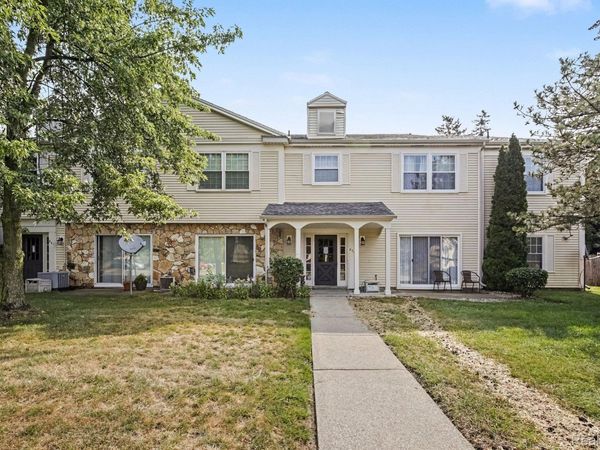 833 Bloomfield Village Boulevard, Unit G, Auburn Hills, Mi 48326