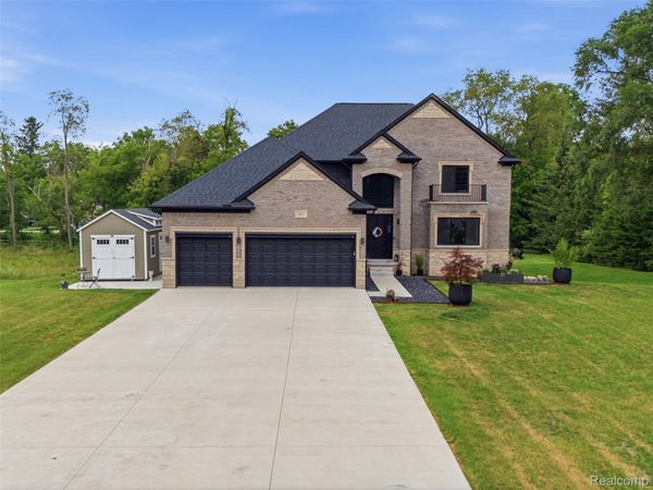 3007 28 Mile Road , Washington Township, Mi 48094