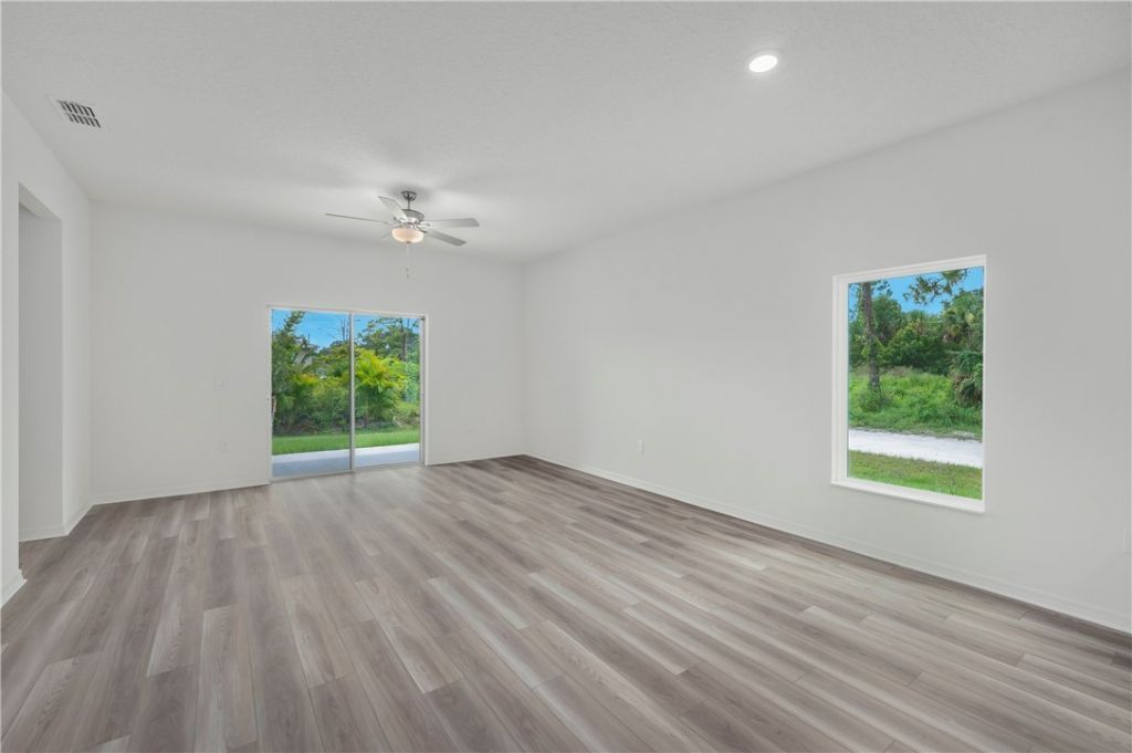 8025 100th Court , Vero Beach, FL 32967 Photo