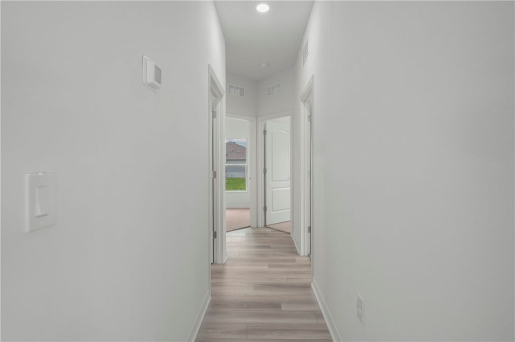 8025 100th Court , Vero Beach, FL 32967 Photo