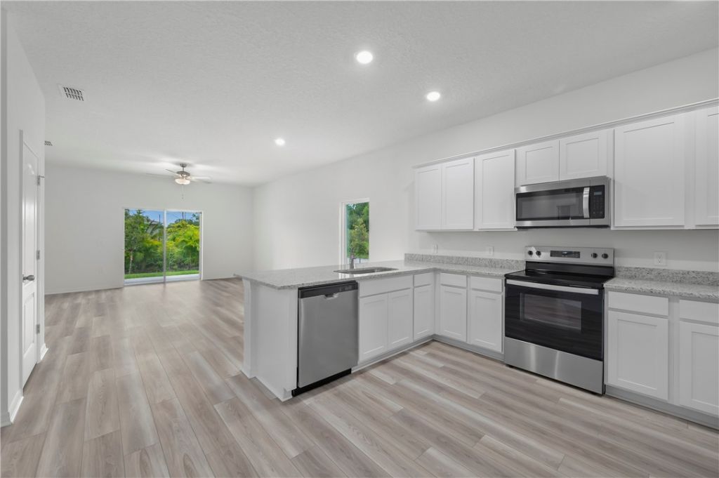 8025 100th Court , Vero Beach, FL 32967 Photo