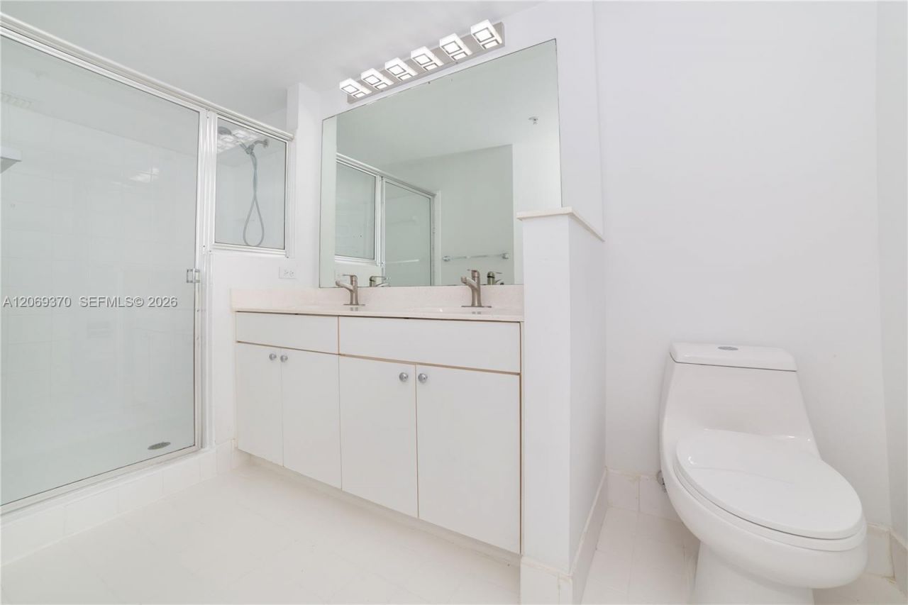 17100 N Bay Rd , Unit 1407, Sunny Isles Beach, FL 33160 Photo