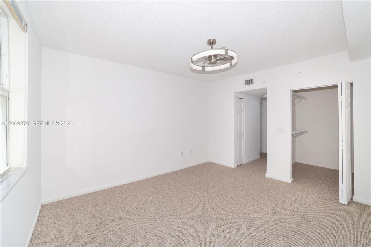 17100 N Bay Rd , Unit 1407, Sunny Isles Beach, FL 33160 Photo
