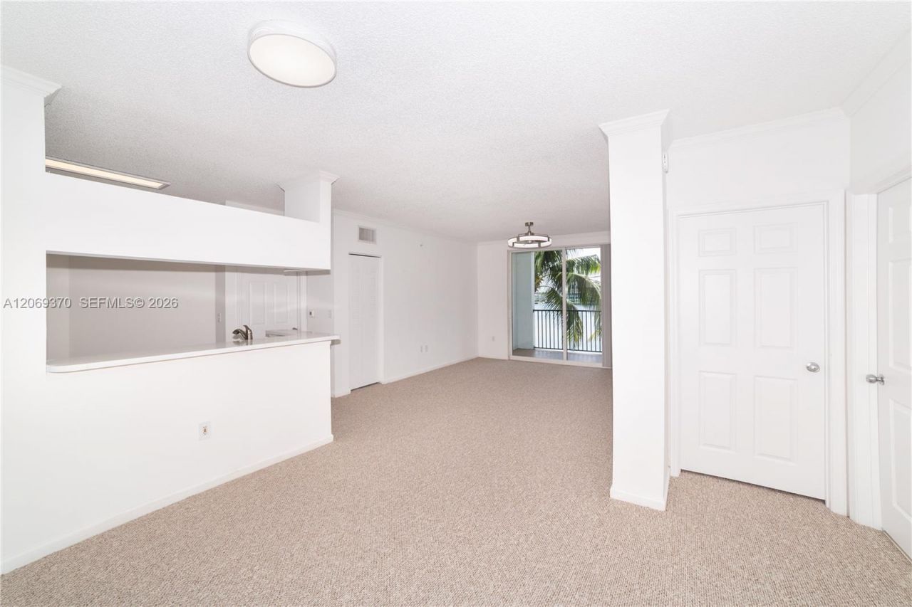 17100 N Bay Rd , Unit 1407, Sunny Isles Beach, FL 33160 Photo